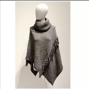 Haute Hippie One Size poncho style knit